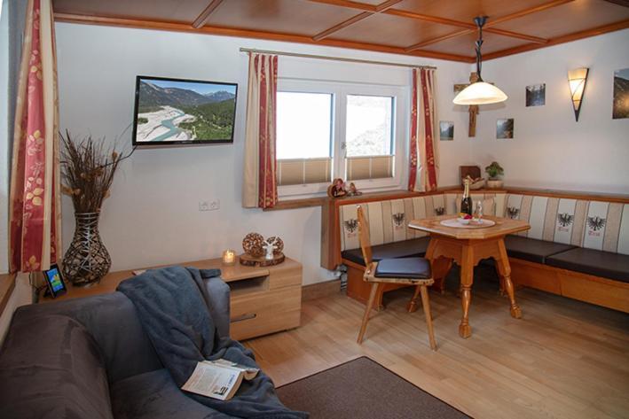 Ferienhaus Hochvogel Hinterhornbach Esterno foto